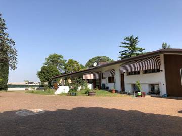 Location de vacances pour 2 personnes, avec vue ainsi que sauna et jardin à Premariacco