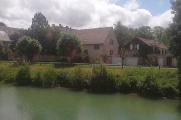 Chambre d’hôte pour 15 personnes, avec jardin à Château-Thierry