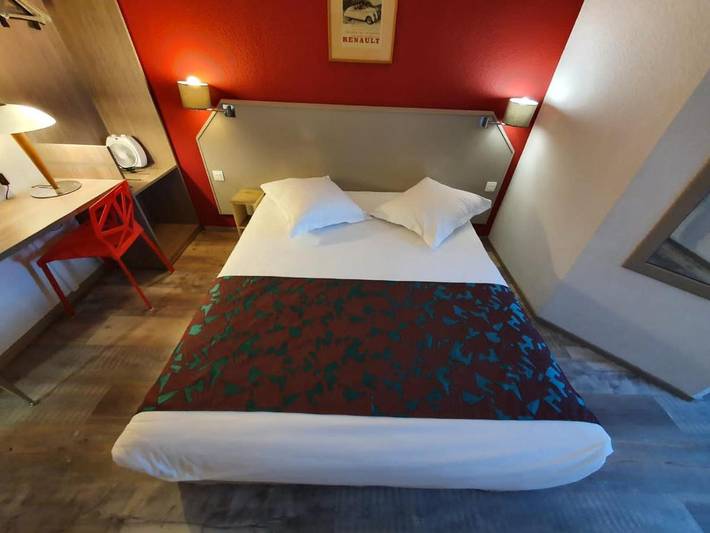Hôtel pour 4 personnes, avec terrasse à École-Valentin - 2