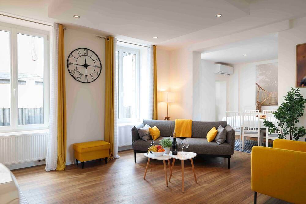 Ganze Wohnung, Épernay Prestige,  Apartment with terrace in Épernay, Marne