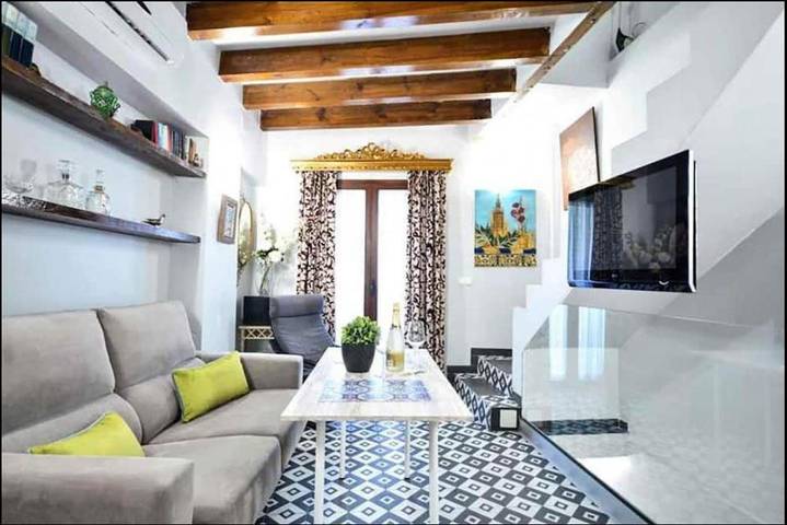 Casa rural para 5 personas, con Balcón y Terraza además de Jardín y Vistas en Tomares - 2