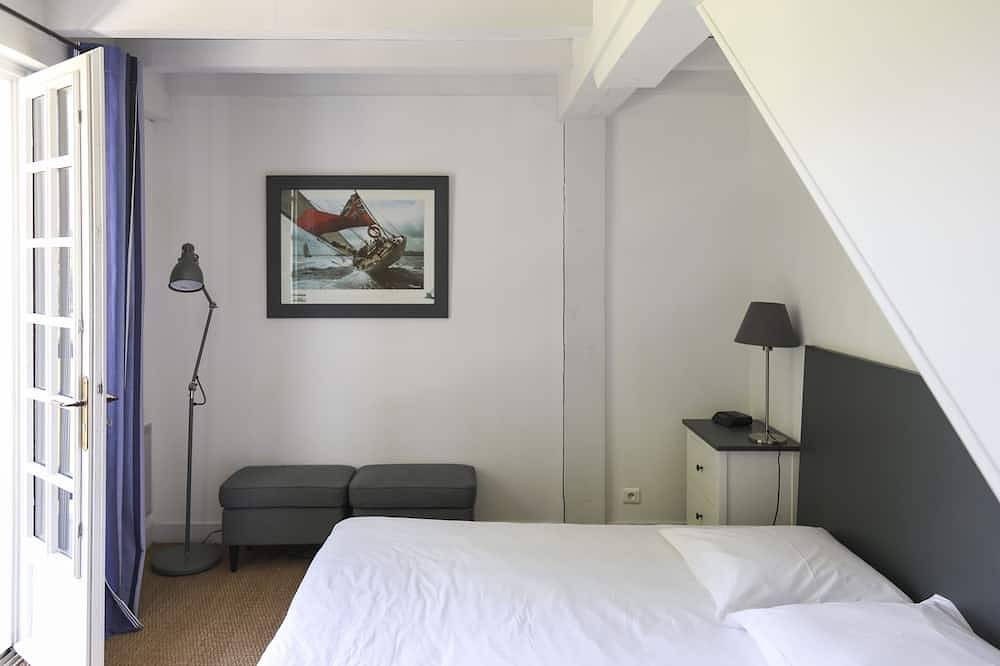 2 houses on 65.000 sq ft closed / 18p Outstanding view Climatisation Heated pool in Ascain, Bayonne region