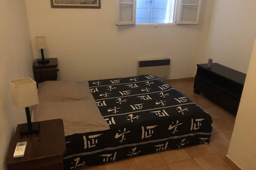 Gîte en campagne près d'Avignon pour 4/5 personnes in Sauveterre, Région de Nîmes