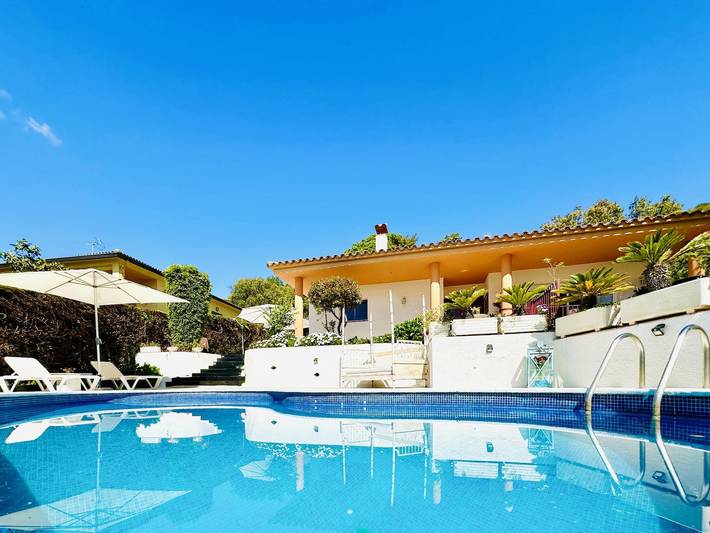 Apartamento para 6 personas, con piscina y jardín en Santa Cristina de Aro
