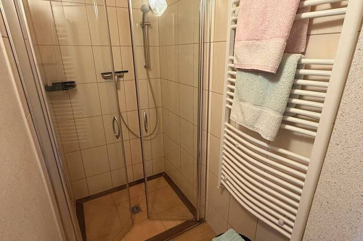 Appartement entier, Confortable, abordable, calme, entouré par le port avec prairies, les animaux domestiques in Pruchten, Vorpommern-Rügen