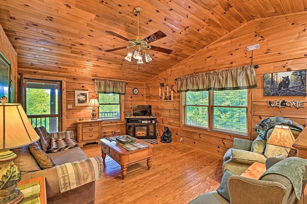 Bryson City Cabin mit eigenem Whirlpool und Billardtisch! in Fontana Lake