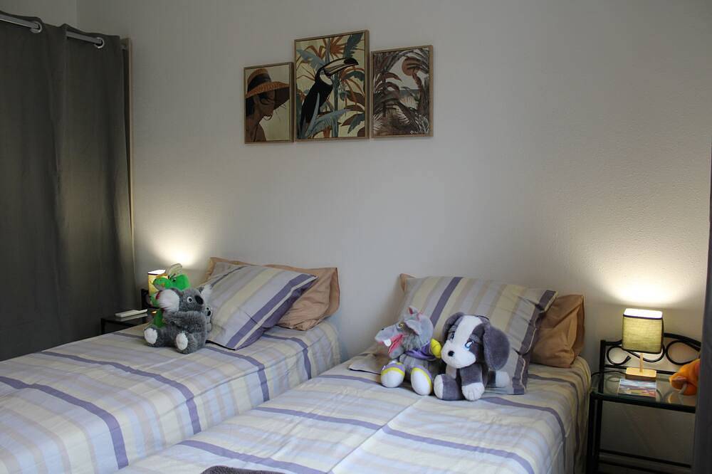 Comfortable single-storey villa with garage, parking, veranda terrace. in Sigean, Mediterranean Coast (France)