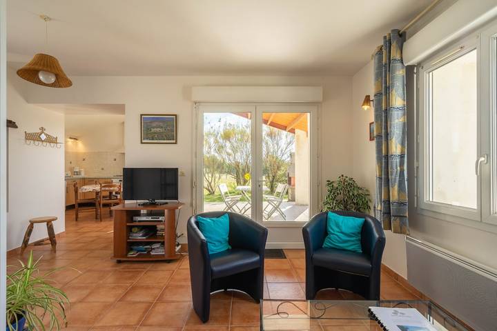 Casa 'Gite Piscina Interior Brouage' con terraza privada, jardín compartido y Wi-Fi in La Gripperie-Saint-Symphorien, Region de Rochefort