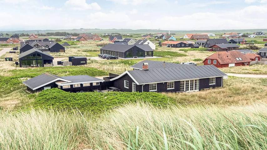 Ferieudlejning for 13 personer, med jacuzzi og terrasse i Vrist