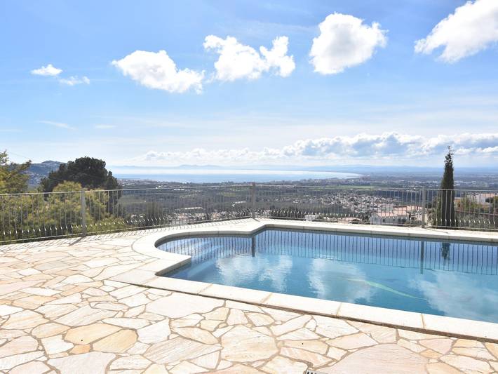 Villa für 12 Personen, mit Ausblick und Garten sowie Balkon - 1