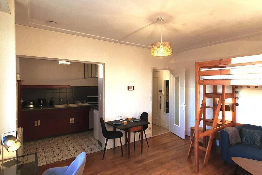 Appartement entier, One-Bedroom Apartment in Nantes, Région de Nantes