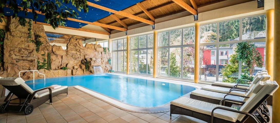 Hôtel pour 2 personnes, avec sauna et balcon ainsi que jardin et piscine