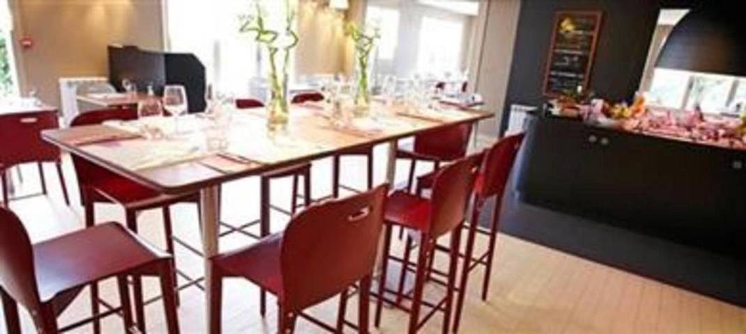 Hôtel pour 2 personnes, avec vue ainsi que terrasse et jardin, animaux acceptés à Avermes - 4