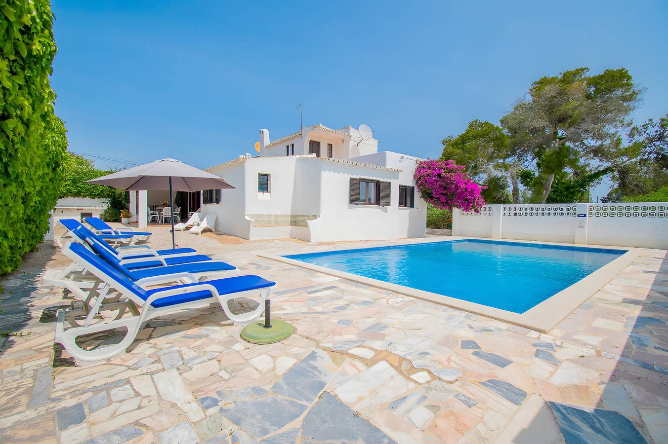 Villa „Alto“ mit privatem Pool, Terrasse und Wlan in Carvoeiro, Lagoa