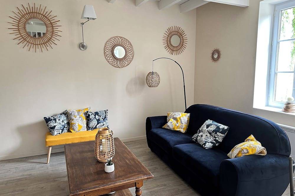 Bourbonnaise house ideally located and quiet. in Neuvy, Allier