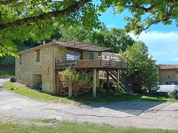 Gîte pour 10 personnes, avec terrasse et jardin à Bourdeaux
