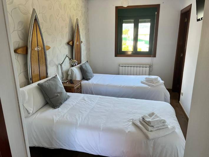 Gîte pour 2 personnes, avec vue ainsi que jardin et terrasse à Ferrol - 2