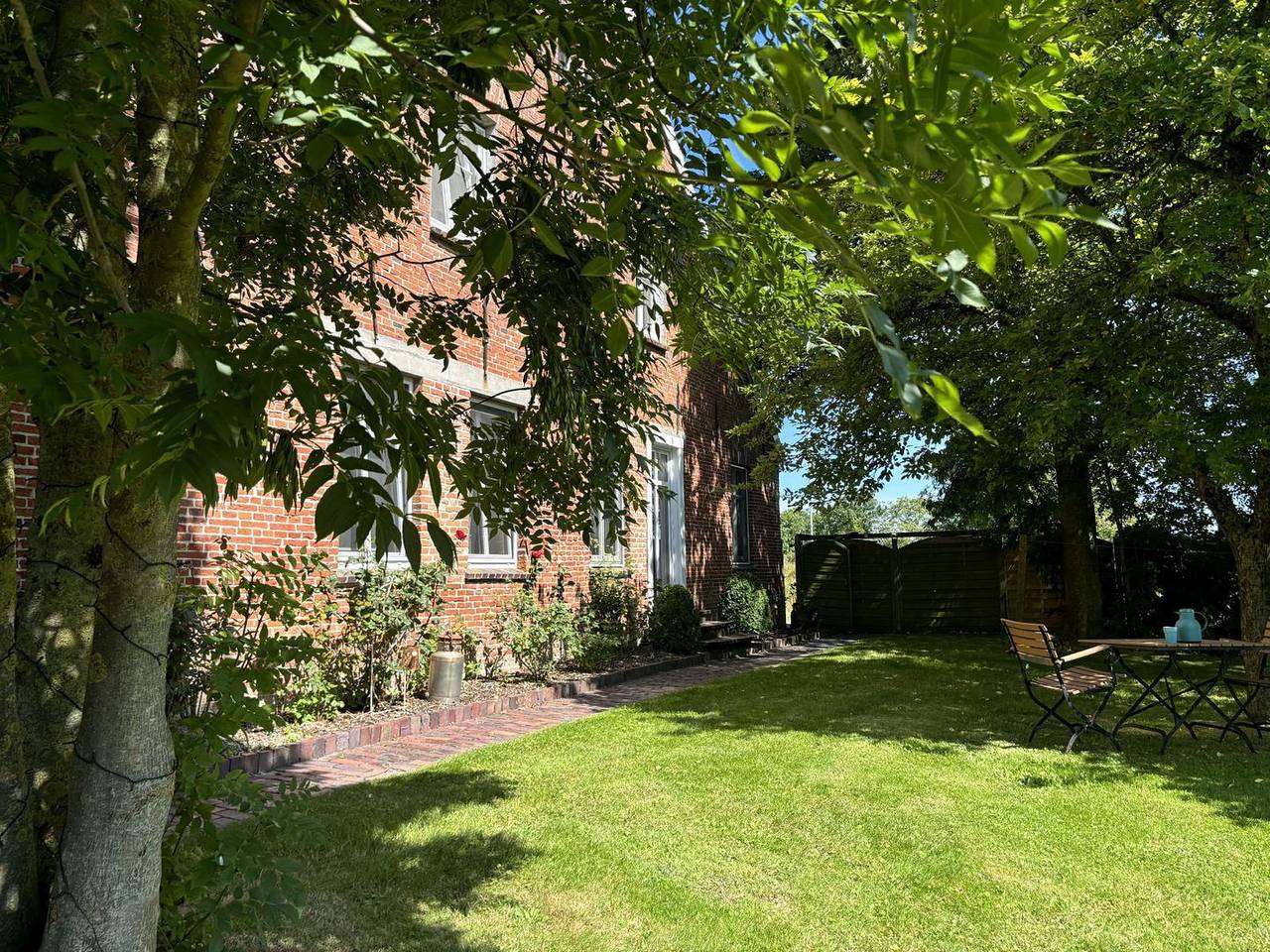 Ganze Wohnung, Wunderschöne Früchtekammer: 85qm Apartment für 4 Personen, Terrasse & Garten in Altharlingersiel, Landkreis Wittmund