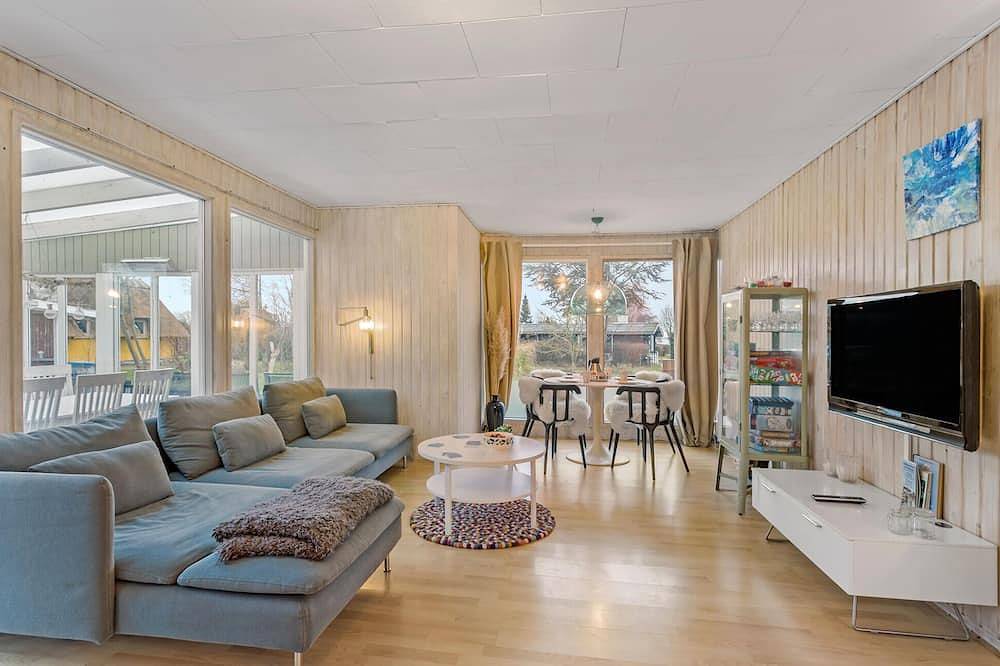 Cozy home in Svendborg with Wifi in Stenodden, Tåsinge