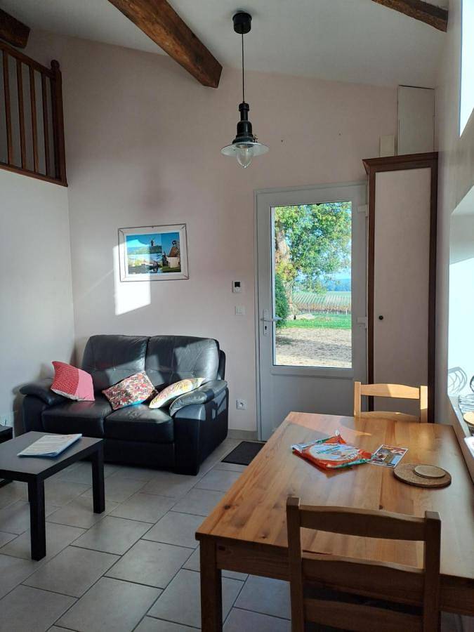 Location de vacances pour 3 personnes, avec jardin ainsi que terrasse et vue à Ozillac - 3