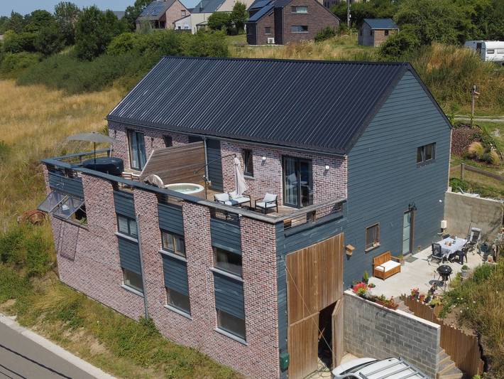 Location de vacances pour 4 personnes, avec balcon/terrasse, adapté aux familles à Froidchapelle