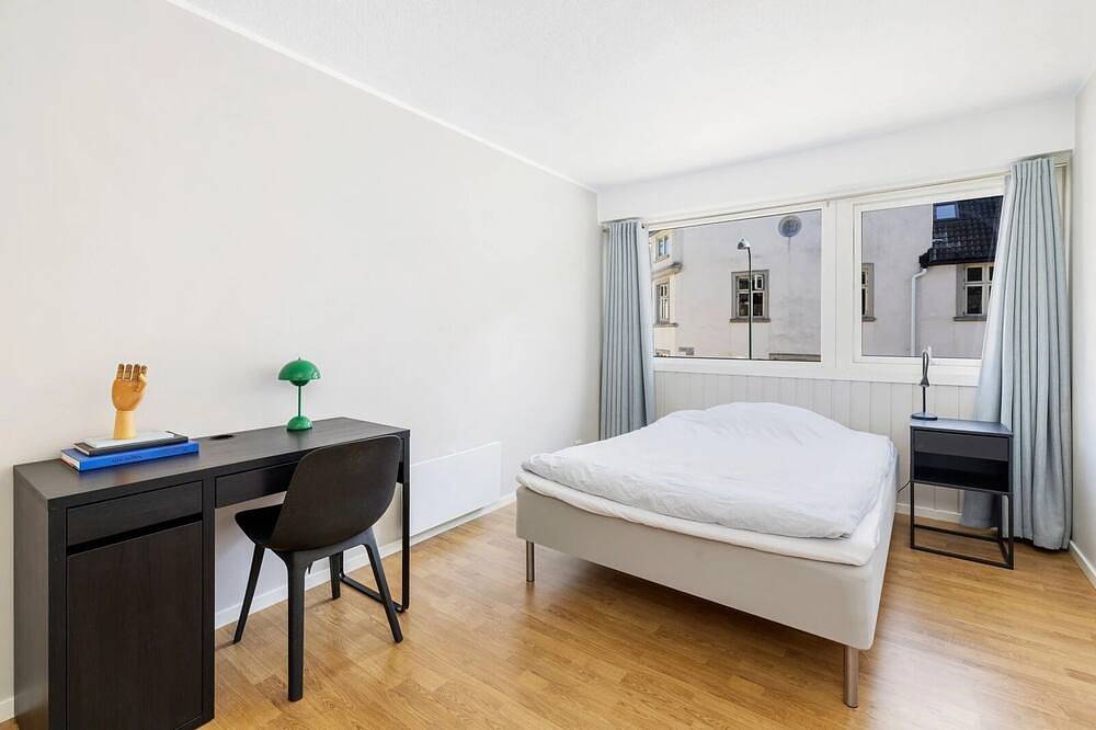 Hel lejlighed, Centrally located in Kvadraturen with 3 large bedrooms, balcony and parking space in Kristiansand