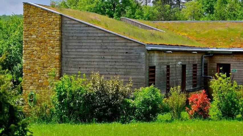 Gîte pour 7 personnes, avec jardin à Sorges - 4