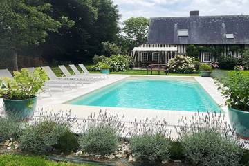 Location de vacances pour 9 personnes, avec piscine et jardin, animaux acceptés dans Vatteville-la-Rue