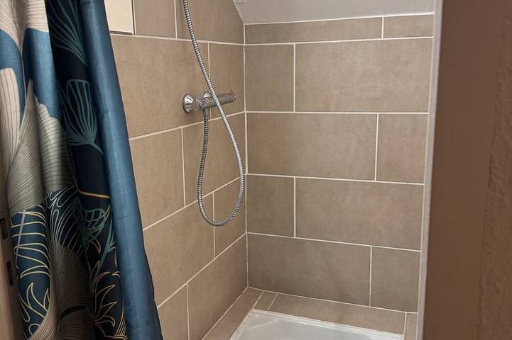 Location de vacances pour 4 personnes, avec piscine et jardin ainsi que jacuzzi et terrasse à Saint-Frézal-de-Ventalon - 3