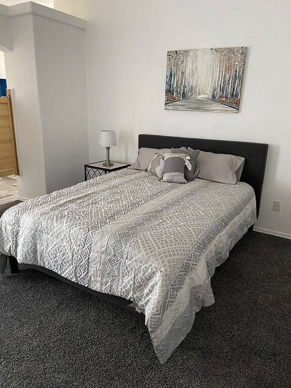 Lake life getaway w/ massage chair, pet friendly, & amazing sunset view in Lake Havasu City, Mohave County