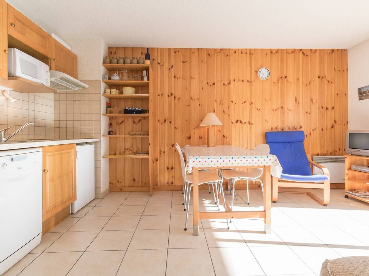 Apartamento entero, Bonito apartamento de 2 piezas cerca de tiendas, telecabina, balcón, casillero de esquí in Briançon, Serre Chevalier