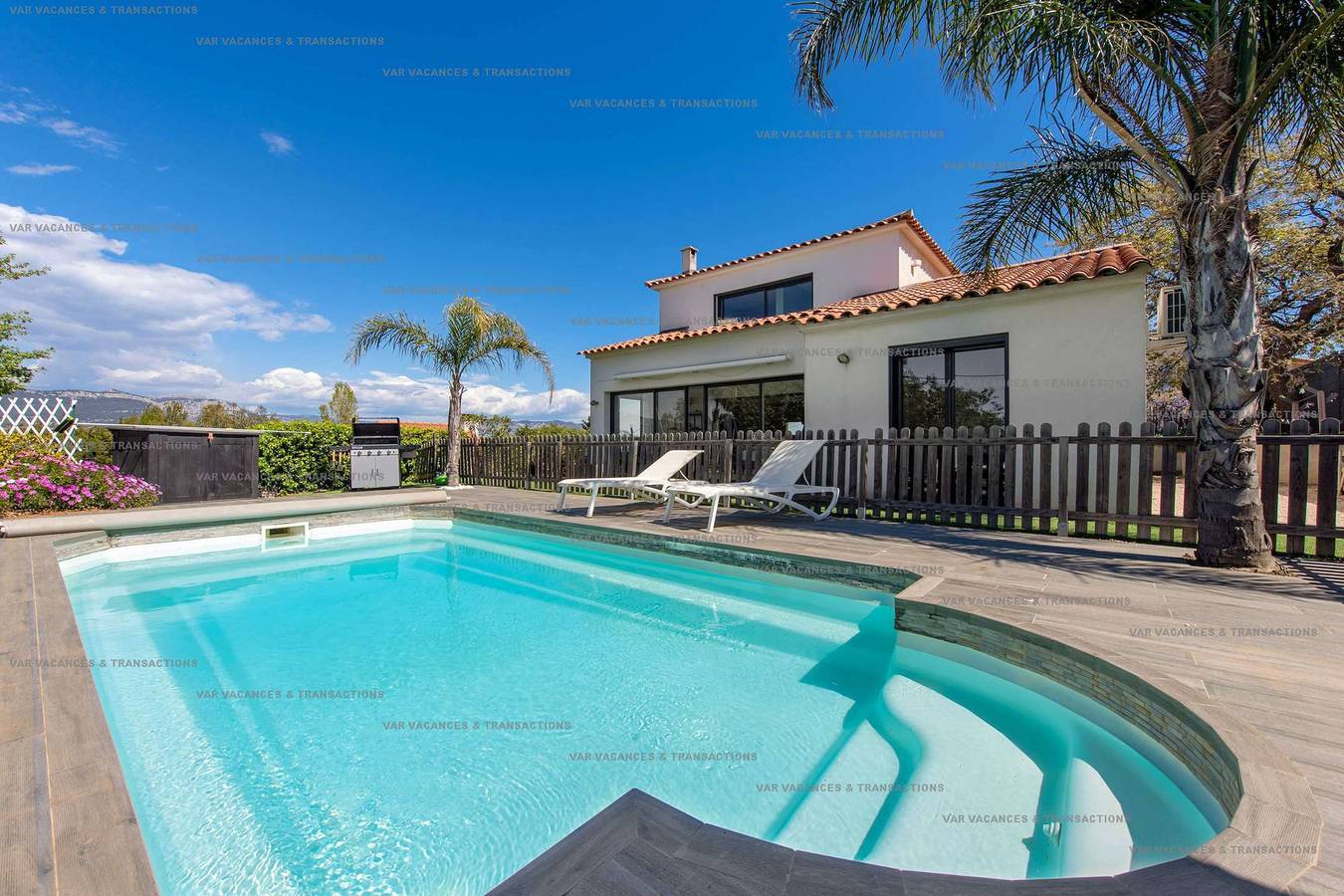 Villa piscine, climatisation, jardin, barbecue, internet, refait à neuf en 2023 in Six-Fours-les-Plages, Côte méditerranéenne (France)