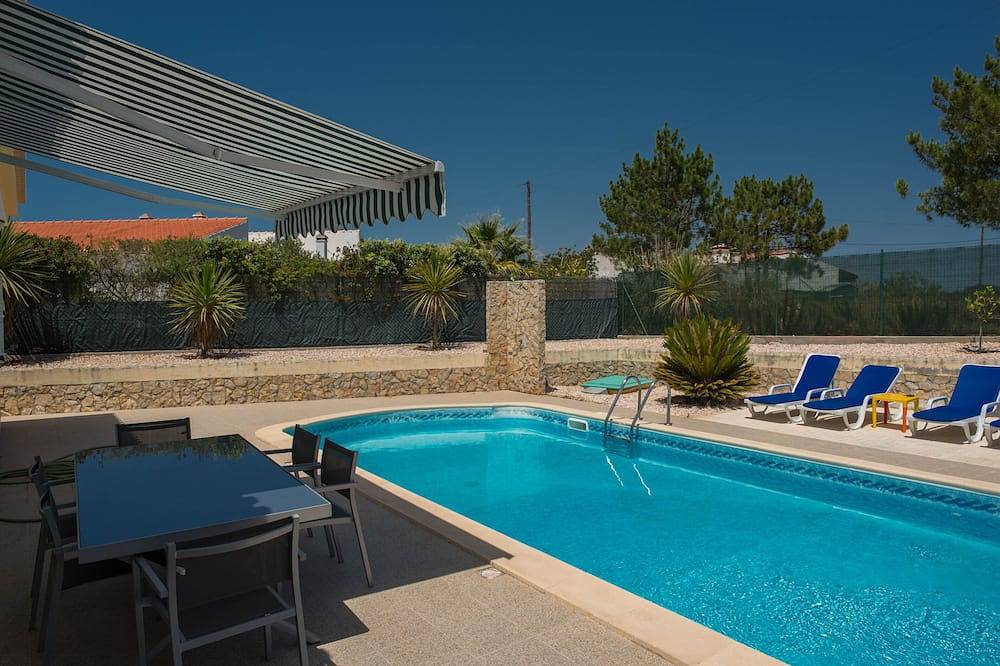 Moderne Villa, ruhig, eigener Pool, Meernähe, im Naturschutzgebiet, 6 Betten in Arrifana, Aljezur