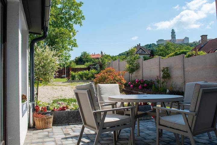 Villa für 13 Personen, mit Ausblick und Garten - 1