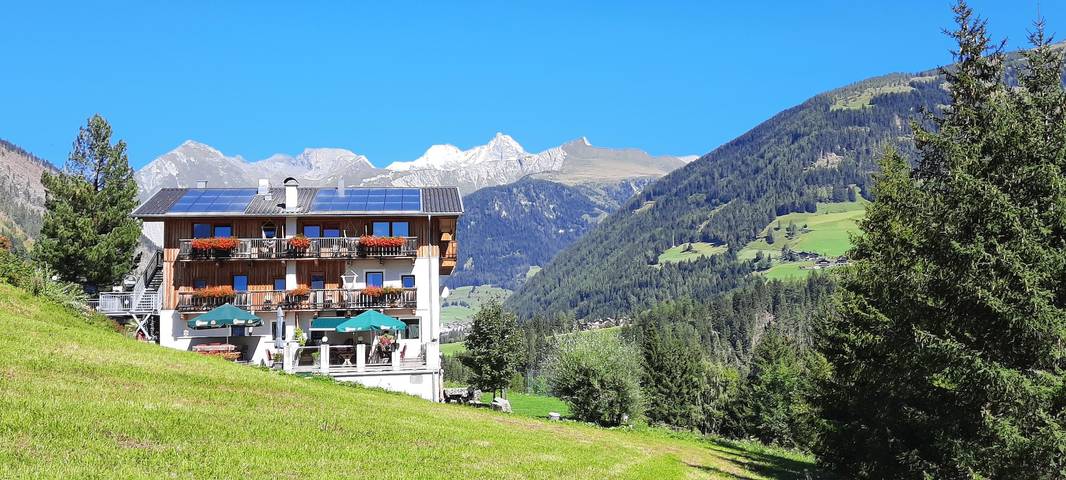 Hotel für 3 Personen, mit Balkon und Terrasse sowie Garten und Ausblick