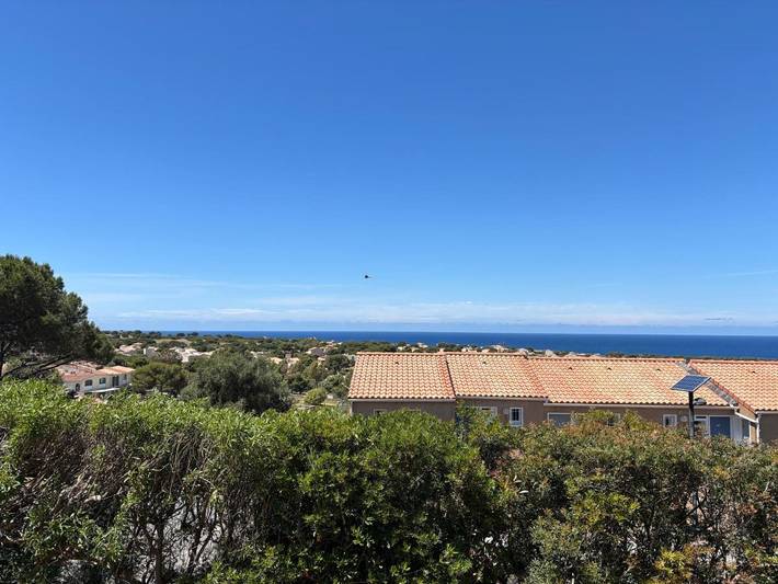 Gîte pour 4 personnes, avec jardin ainsi que balcon et vue dans Gare du Club Med Cocody - 2