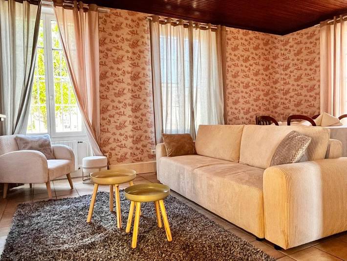 Location de vacances pour 8 personnes, avec Terrasse à Entrains-sur-Nohain