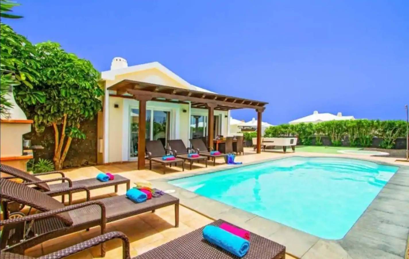 Vacation Villa 'Mar' with Private Pool, Wi-Fi and Air Conditioning in Playa Blanca, Yaiza