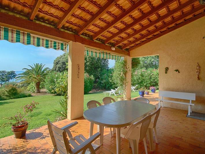 Location de vacances pour 6 personnes, avec terrasse à Calcatoggio - 2