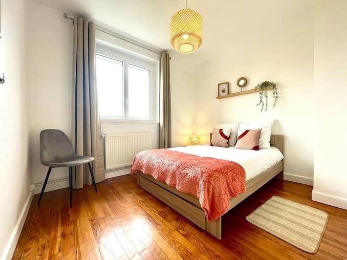 Gîte pour 6 personnes, avec terrasse à Oyonnax - 4