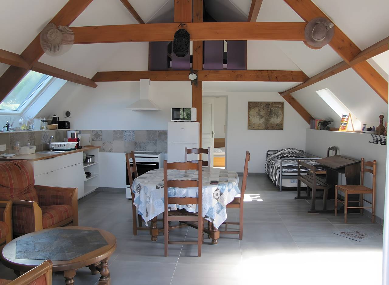 Apartamento entero, Casa de vacaciones 'Ty Aven' con balcón, Wi-Fi y aire acondicionado in Bannalec, Region de Quimper