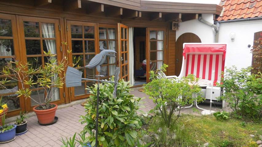 Ferienwohnung für 2 Personen, mit Terrasse und Sauna sowie Garten, mit Haustier in Heiligenhafen