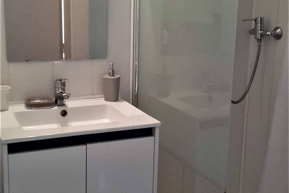 Appartement entier, Appartement 2/4 Personnes - Très belle vue mer - piscines - parking in Agay, Saint-Raphaël