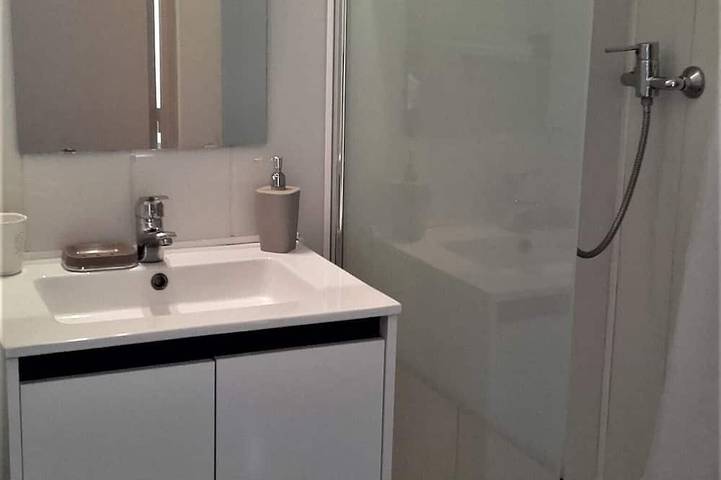 Gîte pour 4 personnes, avec terrasse et piscine dans Agay - 3