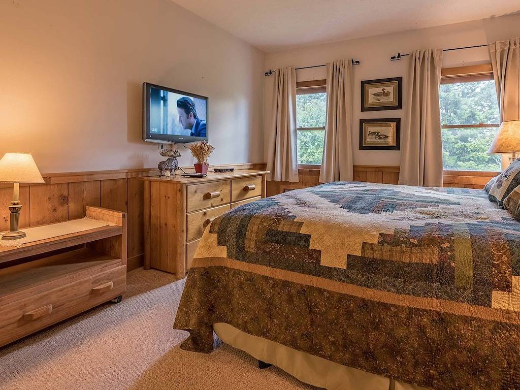 Ganze Wohnung, 2 Br: Whistlepunk 11 in Snowshoe, Greenbrier River