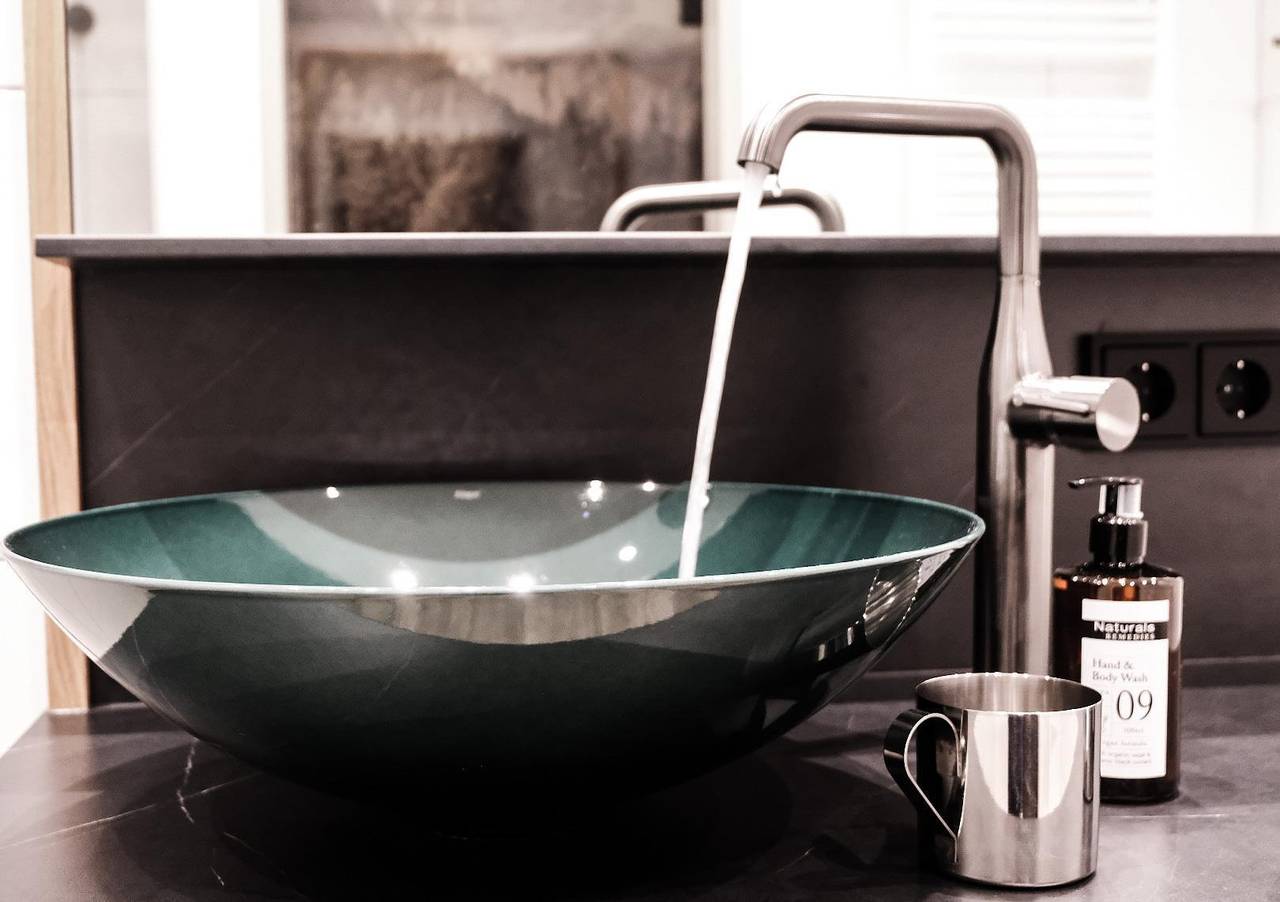 Doppelzimmer. Zirbe. Natur. Halbpension. in Kartitsch, Karnischer Hauptkamm