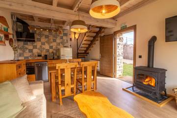 Casa rural para 3 personas, con piscina además de vistas y jardín en Pinares (Soria)