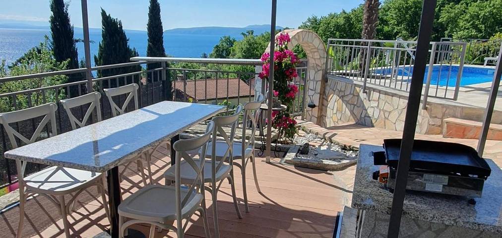 Villa pour 6 personnes, avec piscine et vue sur le lac ainsi que vue et jardin à Lovran - 2