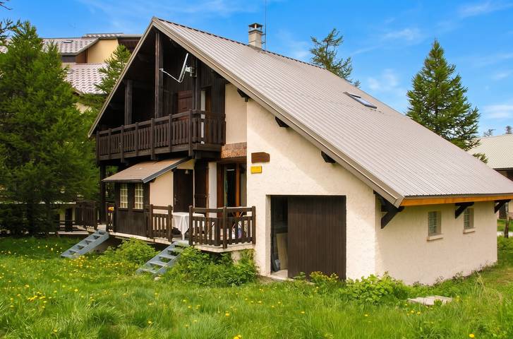 Chalet pour 8 personnes, avec Balcon/Terrasse ainsi que Terrasse et Jardin à Risoul