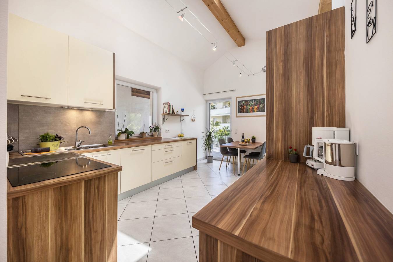 Ganze Wohnung, Ferienwohnung 'Angerblick' mit Bergblick, privater Terrasse und Wlan - Urlaub auf dem Bauernhof in St. Michael, Eppan an der Weinstraße